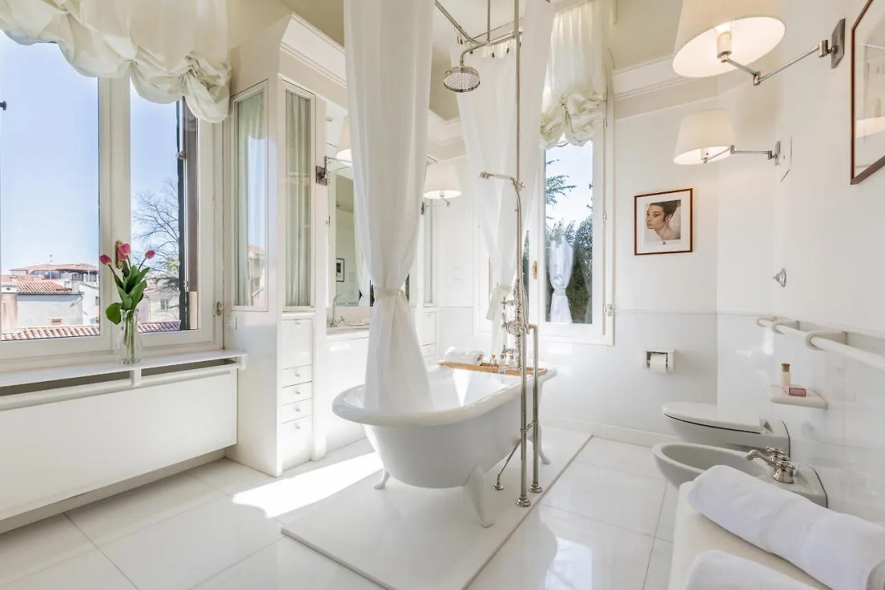 La Casa Di Hubert De Givenchy - Dimora Italia Apartment Venice 0*,