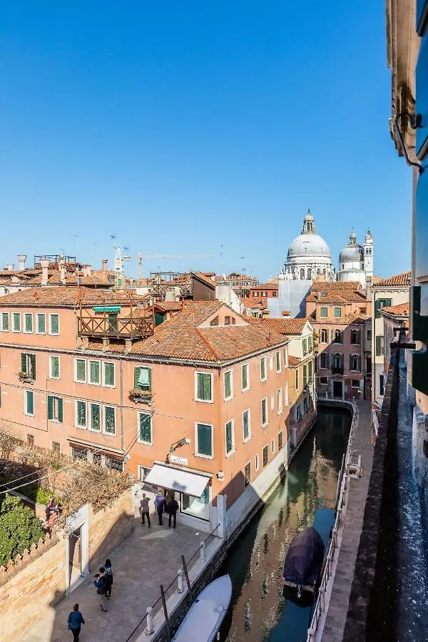 La Casa Di Hubert De Givenchy - Dimora Italia Apartment Venice 0*,